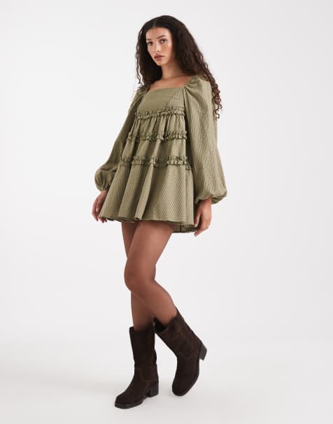 Vestido corto verde a rayas de corte voluminoso escalonado de manga larga de Daisy Street - view 1