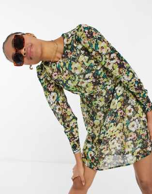 Vestido corto verde con estampado floral de corte skater de Vero Moda