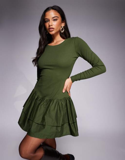 Vestido corto verde de canalé con falda de tejido liso de ASOS DESIGN