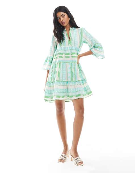 Vestido corto verde escalonado con mangas 3/4 para mujer de jacquard de South Beach - view 1