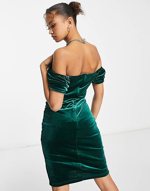 Vestido corto verde esmeralda fruncido con escote Bardot de terciopelo de  Style Cheat | ASOS