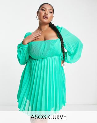 Vestido corto verde esmeralda plisado de corte skater con escote cuadrado de ASOS DESIGN Curve 