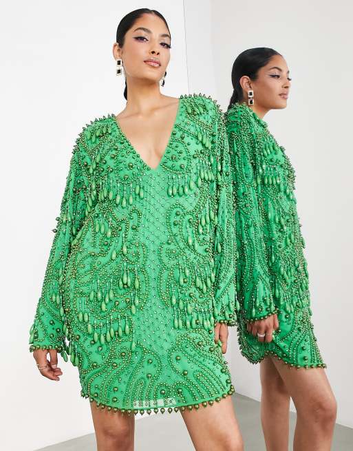 Vestido corto verde luminoso de corte recto con cuello de pico y adornos de cuentas en forma de gota de ASOS EDITION