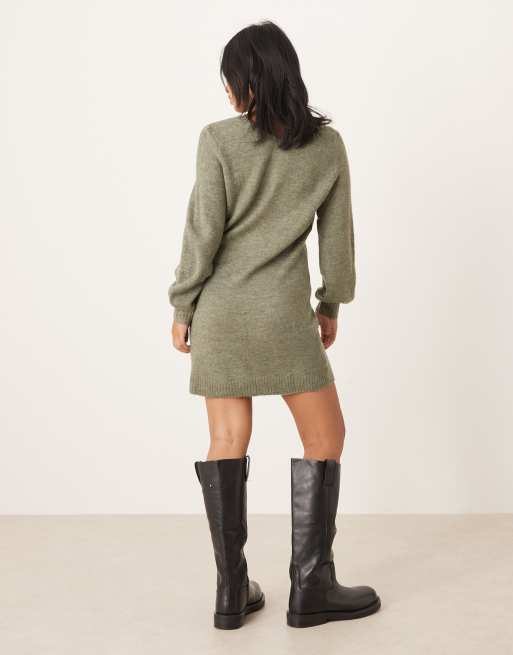 Vestido corto verde oscuro con cuello de pico de punto de JDY Petite, 2 de 4