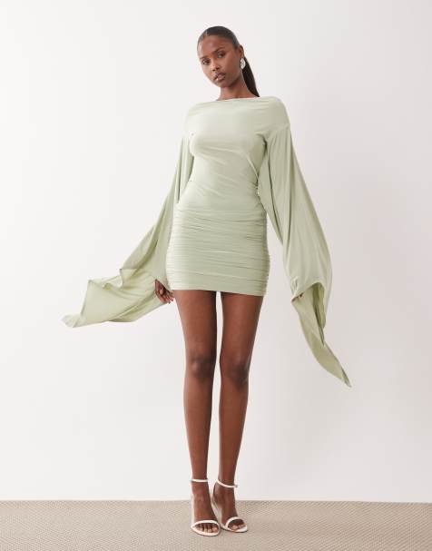 Vestido corto verde salvia ceñido con mangas murciélago extragrandes de ASOS DESIGN - view 1