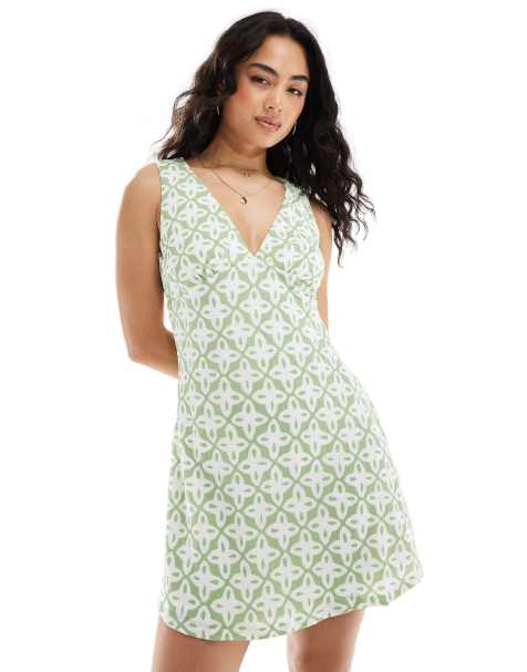 Vestido corto verde salvia con estampado geométrico de ONLY - view 1