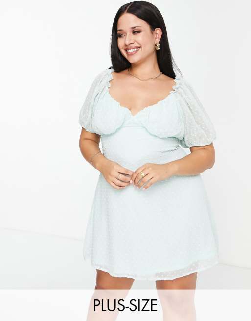 Vestido corto verde salvia de corte skater estilo mesonera de Missguided Plus