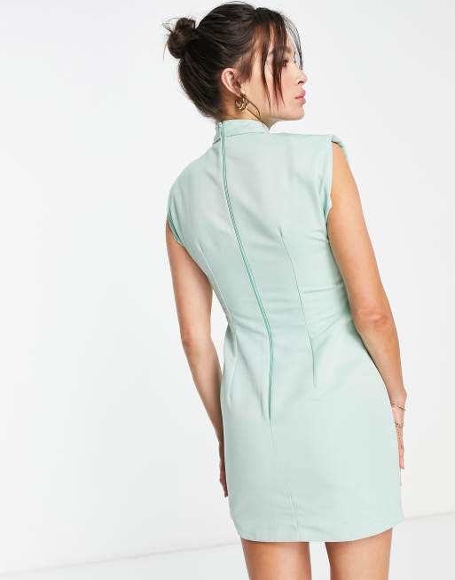 Vestido corto verde salvia estructurado con hombreras de ASOS DESIGN, 3 de 4