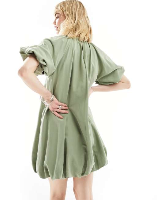 Vestido corto verde salvia negruzco amplio con diseño abullonado de ASOS DESIGN, 3 de 4
