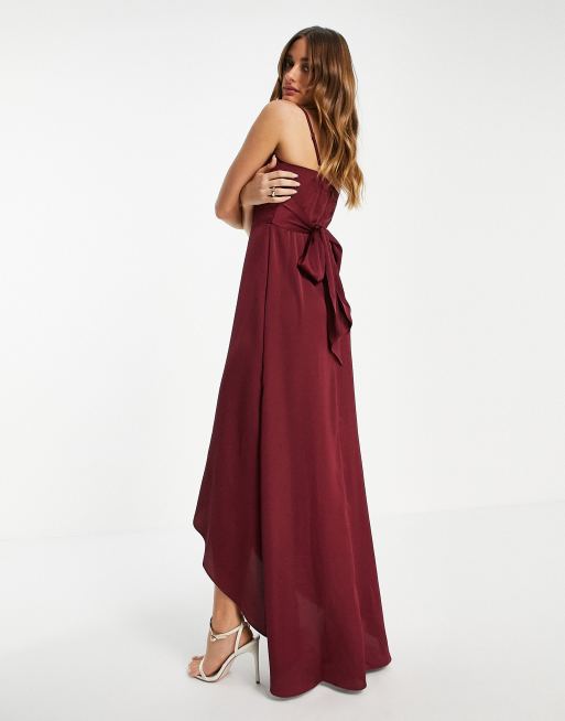 Vestido de dama de honor color baya de tirantes de satén de TFNC