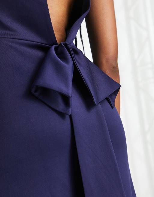 Vestido de dama de honor largo azul marino con lazo en la espalda