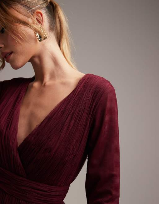 Vestido guinda de noche 2025