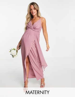 Vestido de dama de honor largo color lavanda cruzado con bajo asimétrico de chifón de TFNC Maternity