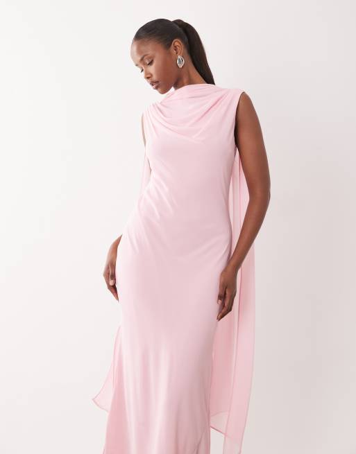 Vestido de dama de honor largo rosa con cuello alto y detalle de fular de chifón de TFNC, 2 de 4