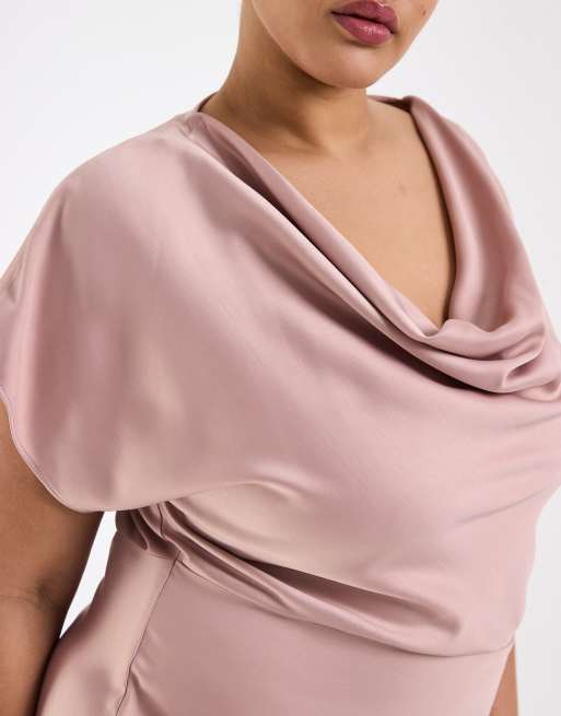 Vestido de dama de honor largo rosa empolvado con cuello desbocado de satén de TFNC Plus, 4 de 4