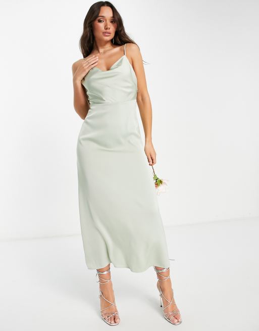 Vestido de dama de honor largo verde de tirantes con cuello desbocado de satén de Vila