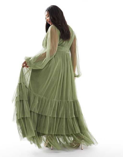 Vestido de dama de honor largo verde oliva tenue de manga larga Madison de Lace & Beads Plus, 4 de 4