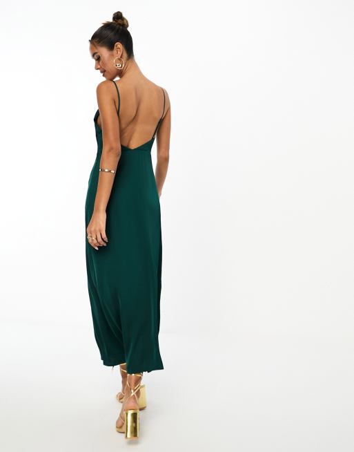 Vestido de dama de honor largo verde oscuro con cuello desbocado de satén de Vila, 2 de 4