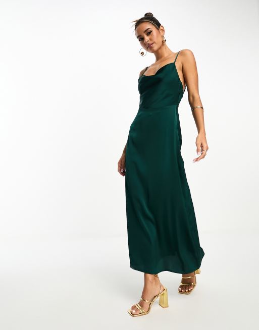 Vestido de dama de honor largo verde oscuro con cuello desbocado de satén de Vila, 4 de 4