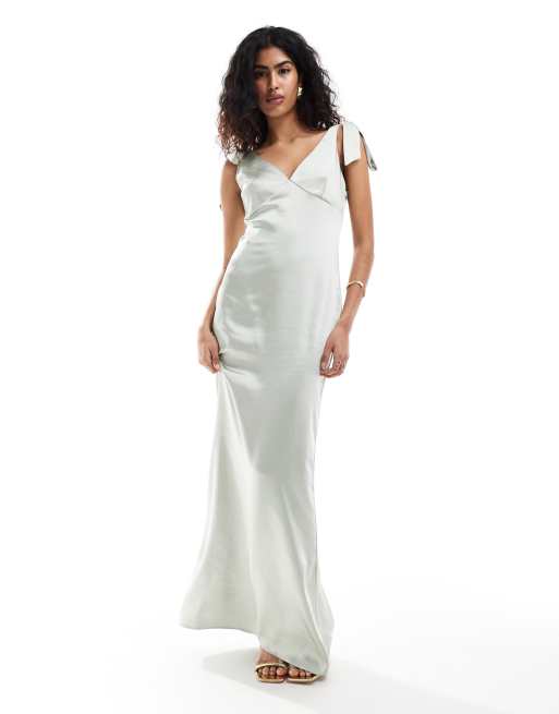 Vestido de dama de honor largo verde salvia con lazadas en los hombros de satén Piper de Pretty Lavish