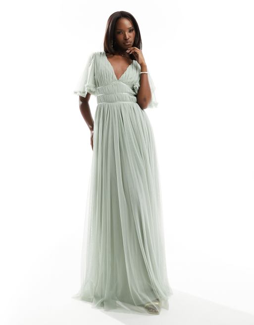 Vestido de dama de honor largo verde salvia con mangas acampanadas de tul de Beauut