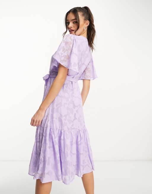 Vestido de dama de honor midi lila cruzado de tejido texturizado de YAS, 2 de 4