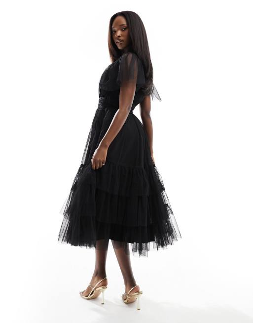 Vestido de dama de honor midi negro con cuello de pico de tul Madison de Lace & Beads, 2 de 4