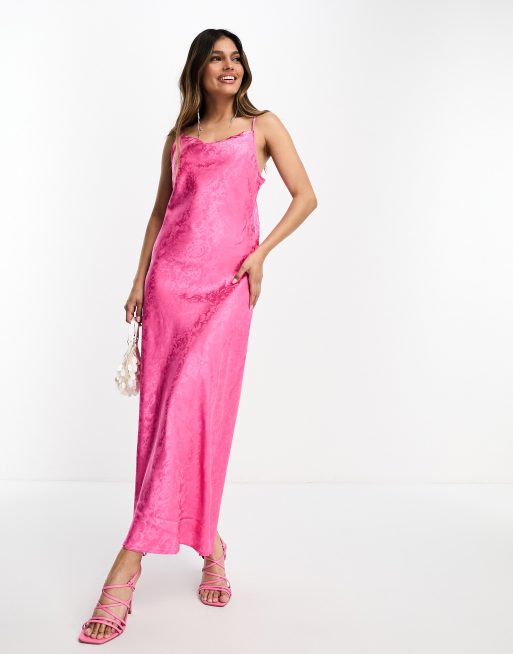 Vestido de dama de honor midi rosa de tirantes con diseño de jacquard de satén de Y.A.S 