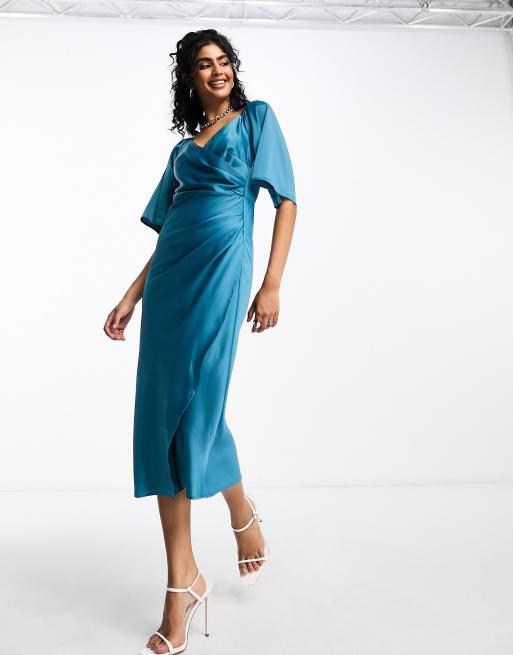 Vestido de dama de honor midi verde cerceta intenso con mangas fluidas de satén de Y.A.S