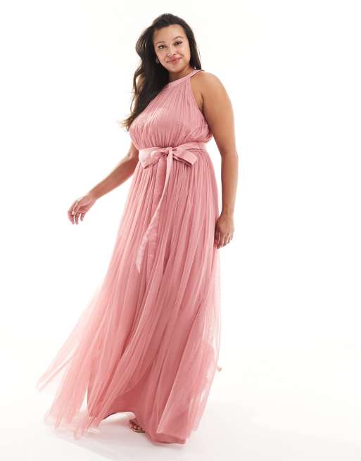 Vestido de dama de honor rosa polvoriento con cuello halter de Anaya Plus