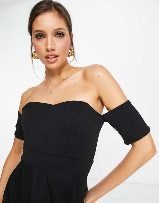Vestido de graduación negro asimétrico con escote Bardot de True Violet, 3 de 4