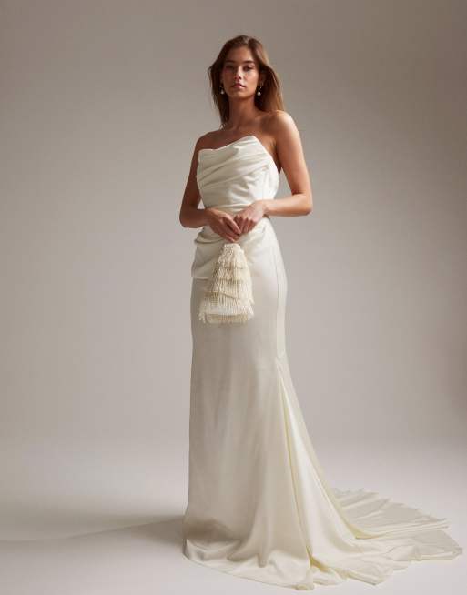 Vestido de novia color marfil con cola y escote palabra de honor de satén de ASOS DESIGN