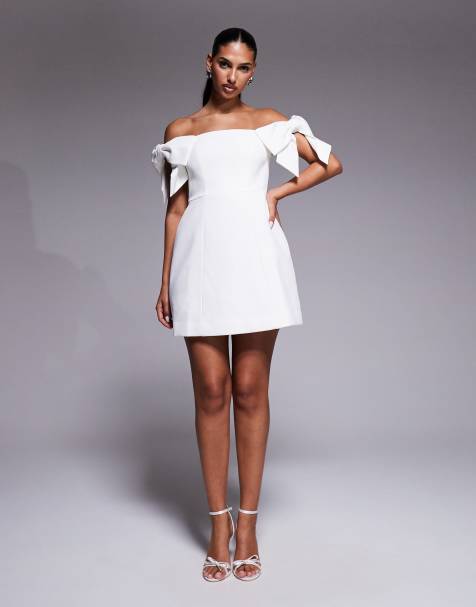 Vestido de novia corto blanco estructurado con escote Bardot y lazos de Forever New - view 1