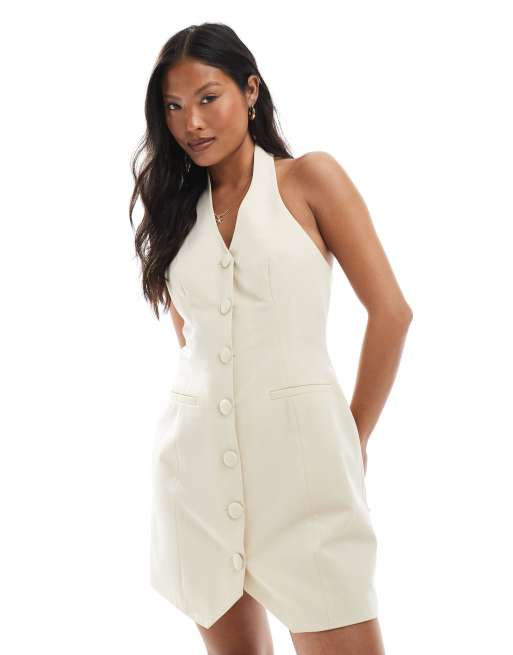 Vestido de sastre corto color crema con cuello halter de Miss Selfridge Petite