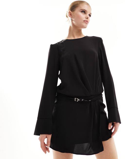 Vestido de sastre negro con hebilla en la cintura de Mango