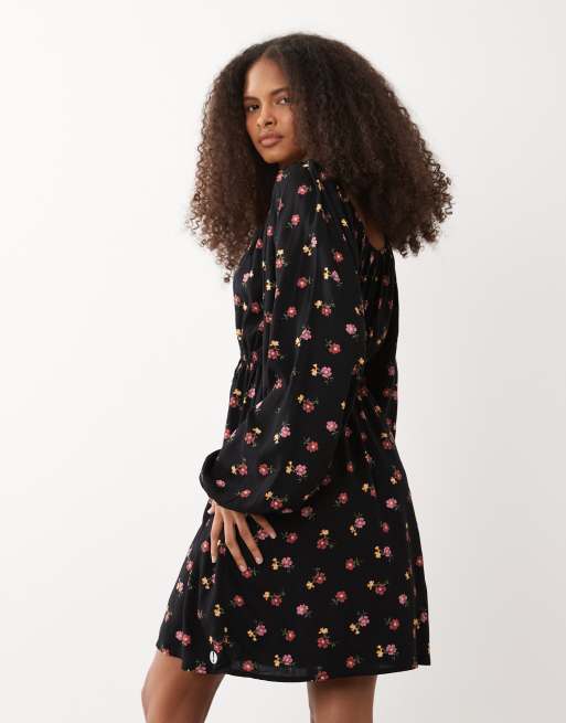 Vestido de tarde corto con cuello ancho y estampado de florecitas de Miss Selfridge, 3 de 4