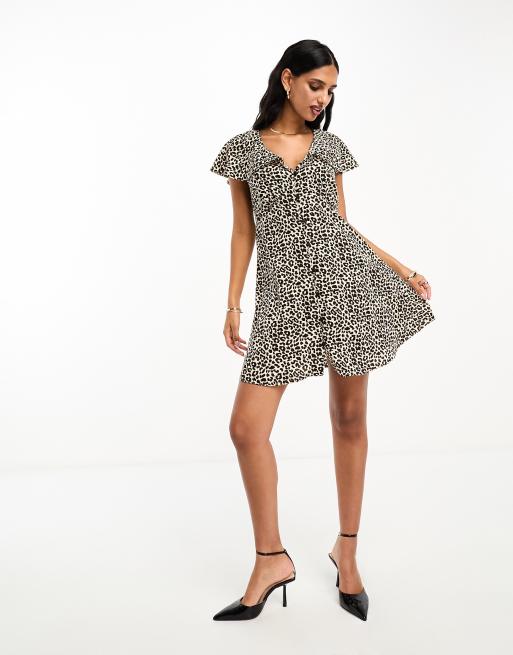Vestido de tarde corto con estampado animal, mangas fluidas y botones de ASOS DESIGN, 4 de 4
