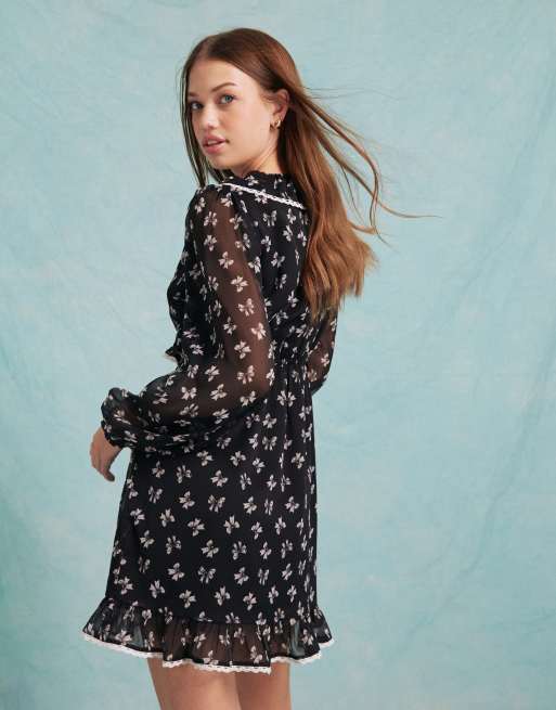 Vestido de tarde corto cruzado con estampado de lazos de Miss Selfridge , 4 de 4
