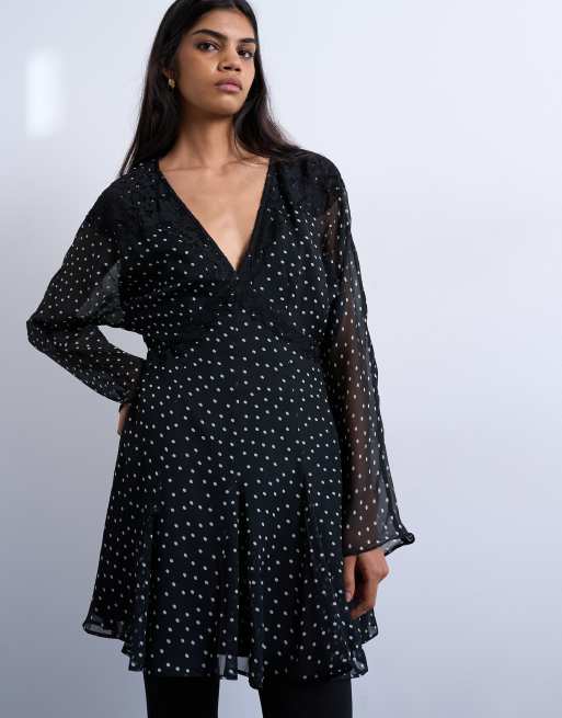 Vestido de tarde corto monocromático de manga larga con estampado de lunares y ribete de encaje de Topshop, 2 de 4