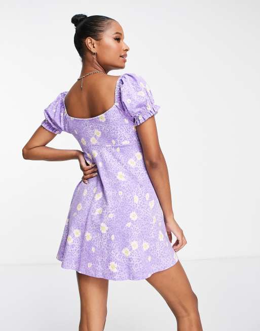 Vestido de tarde corto morado con estampado de leopardo y florecitas de ASOS DESIGN Petite, 2 de 4