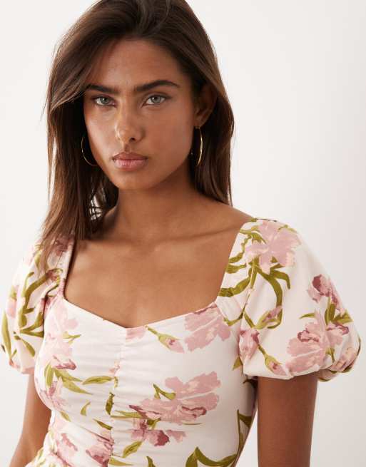 Vestido de tarde corto rosa con estampado floral y parte delantera fruncida de ASOS DESIGN, 3 de 4