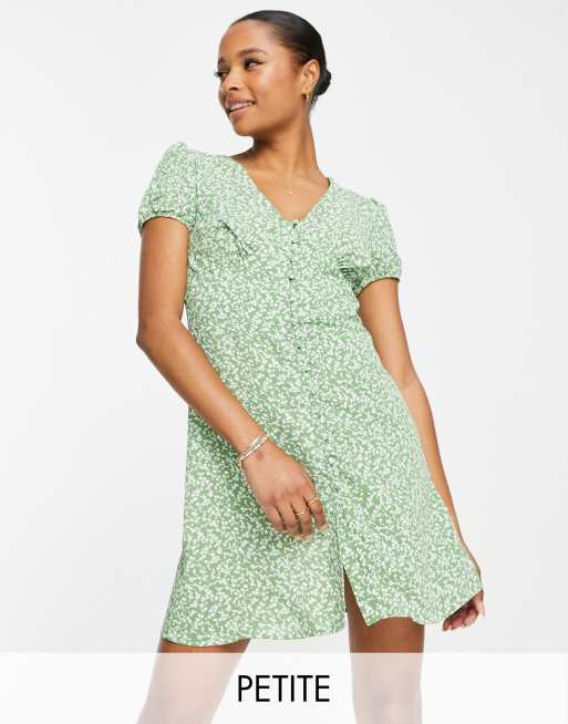 Vestido de tarde corto verde abotonado con estampado floral primaveral de Glamorous Petite