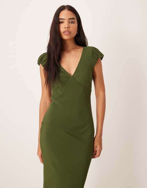 Vestido de tarde largo verde con cuello de pico y mangas abullonadas de ASOS DESIGN, 2 de 4