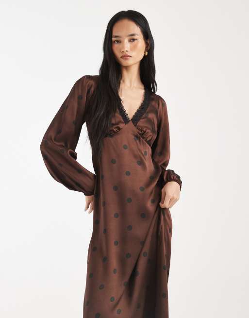 Vestido de tarde midi marrón de manga larga con estampado de lunares de New Look, 3 de 4