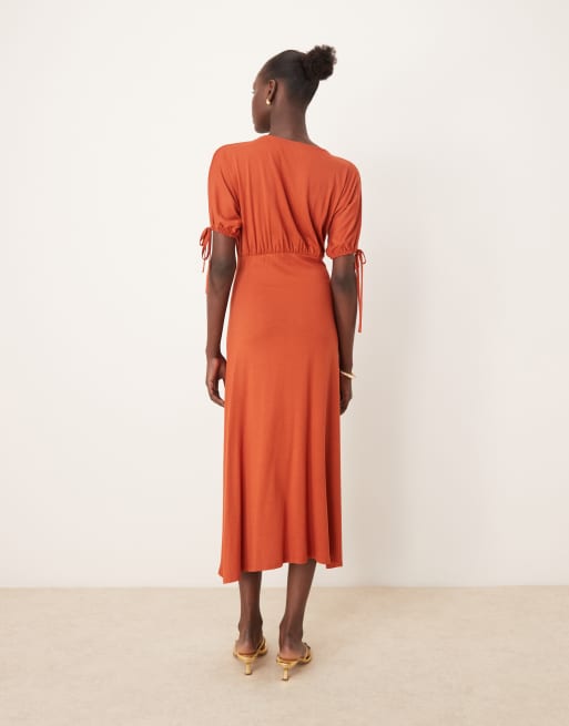 Vestido de tarde midi rojo abotonado con lazadas en las mangas de ASOS DESIGN, 4 de 4