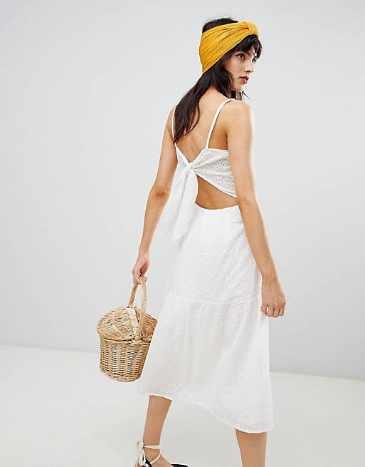 Vestido de verano bordado con nudo en la espalda en blanco de Mango | ASOS