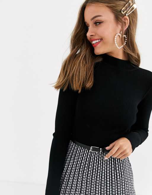 Vestido entallado con vuelo y diseño monocromático de Lipsy, 3 de 4