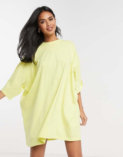 Vestido estilo camiseta extragrande en amarillo de ASOS DESIGN