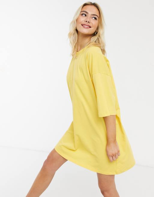 Vestido estilo camiseta extragrande en amarillo de ASOS DESIGN