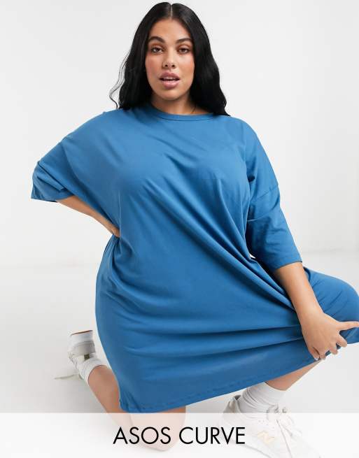 Vestido extragrande de estilo camiseta en color azul de ASOS DESIGN Curve